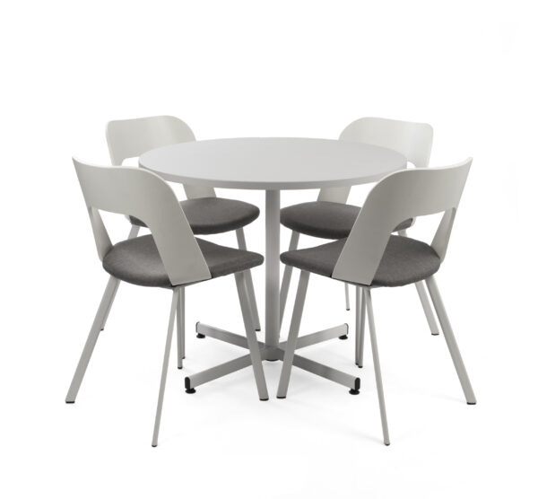 Odense tuoli valkoinen sopii tilaan kuin tilaan. Pyöreä pöytä on hyvä neuvottelupöytä tai kahvilapöytä. Ne sinulle myy Oulun Yrityskalusto Oy.