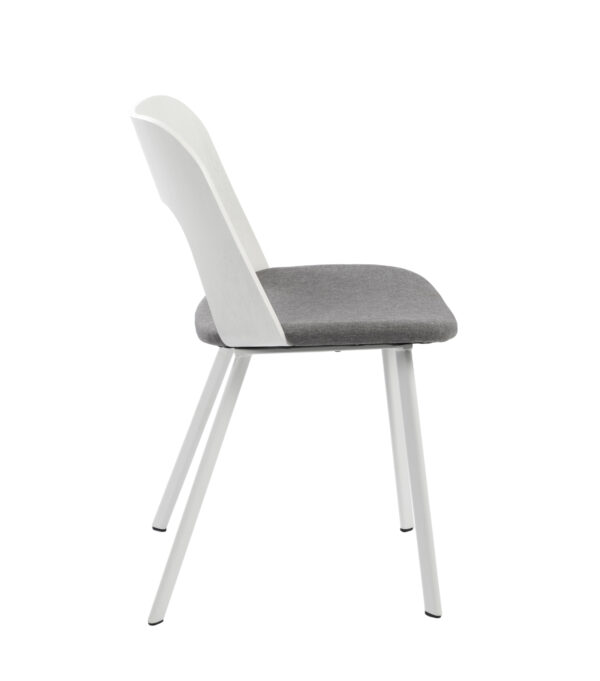 M&C design Yrityskalustota. Odense tuoli valkoinen sopii tilaan kuin tilaan.